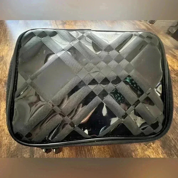 BURBERRY Fragrance | travel case/bag - Picture 7 of 16